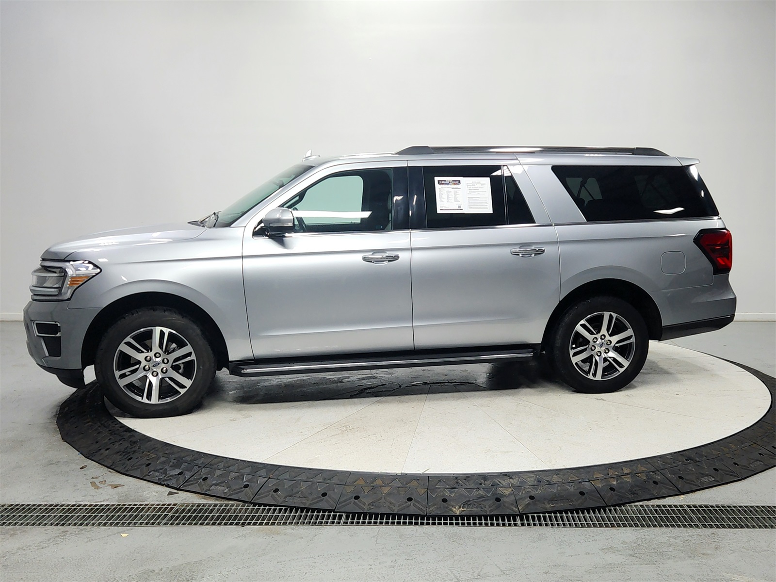 2023 Ford Expedition MAX Limited photo 4