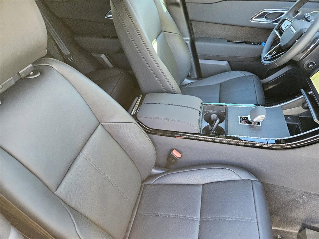 2024 Land Rover Range Rover Velar SE photo 12