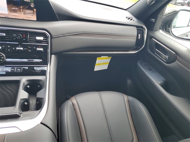 2025 Nissan Armada SL photo 20