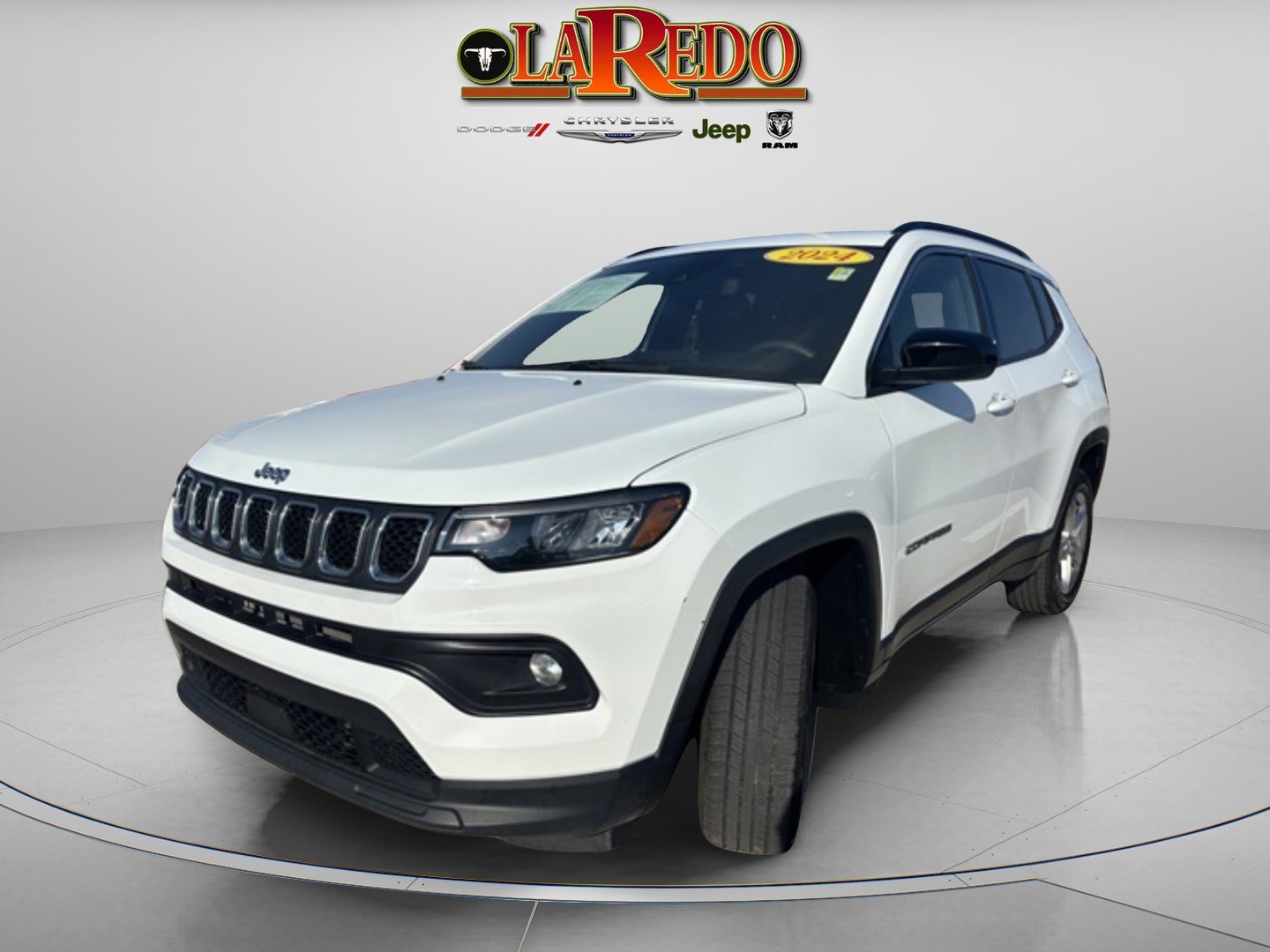 2024 Jeep Compass Latitude photo 3