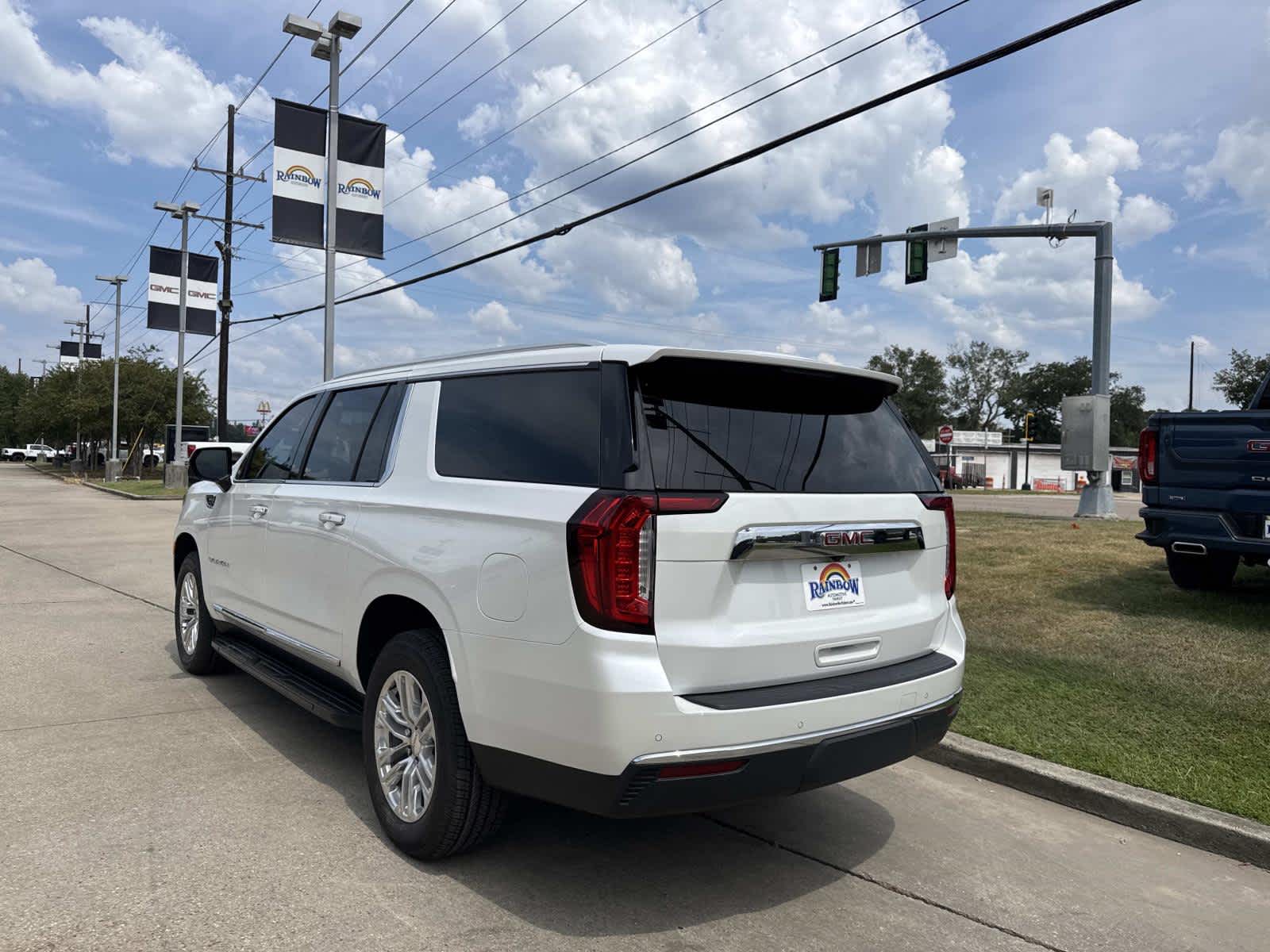 2023 Gmc Yukon XL SLT photo 5