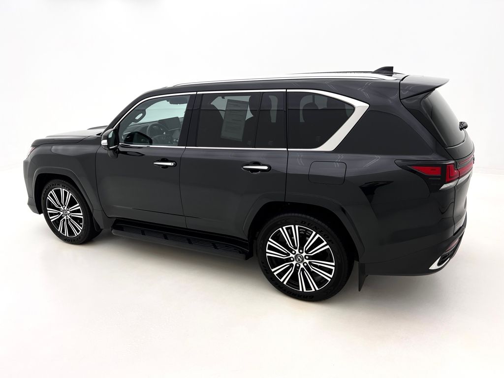 2025 Lexus LX 600 Luxury photo 10