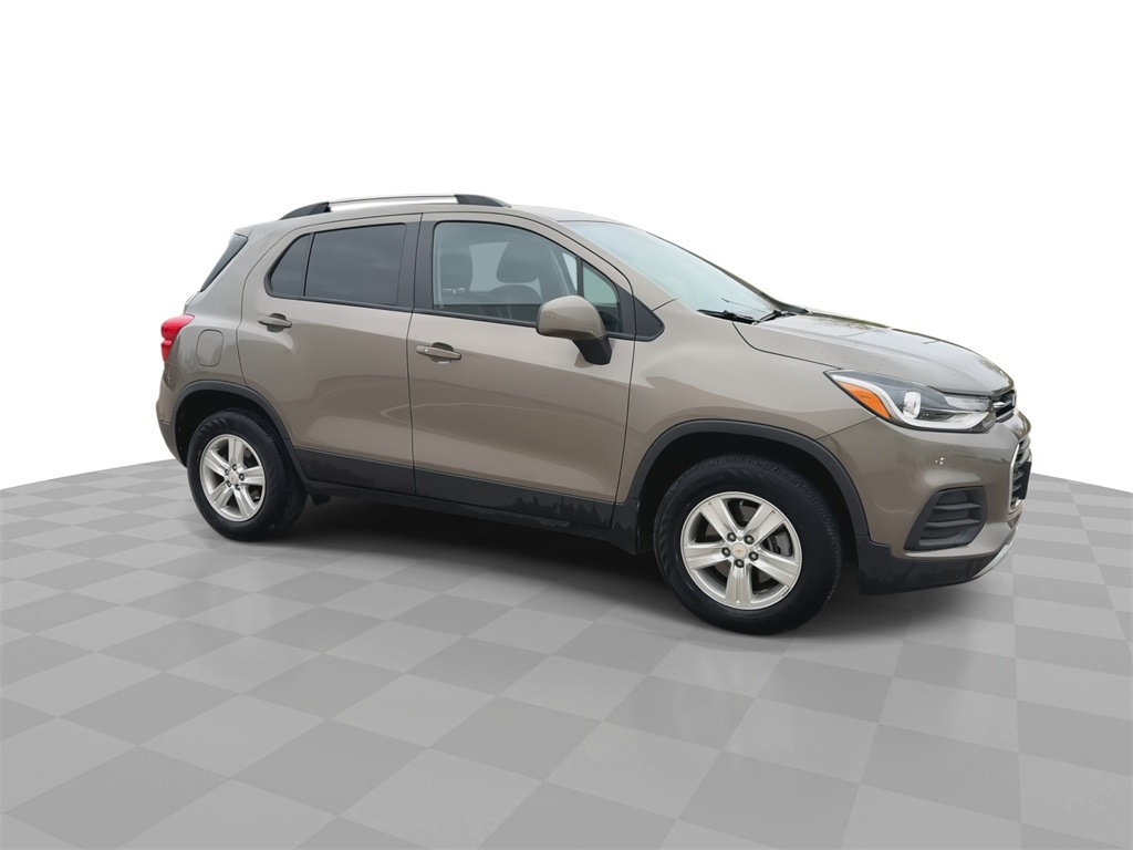 2022 Chevrolet Trax LT photo 2
