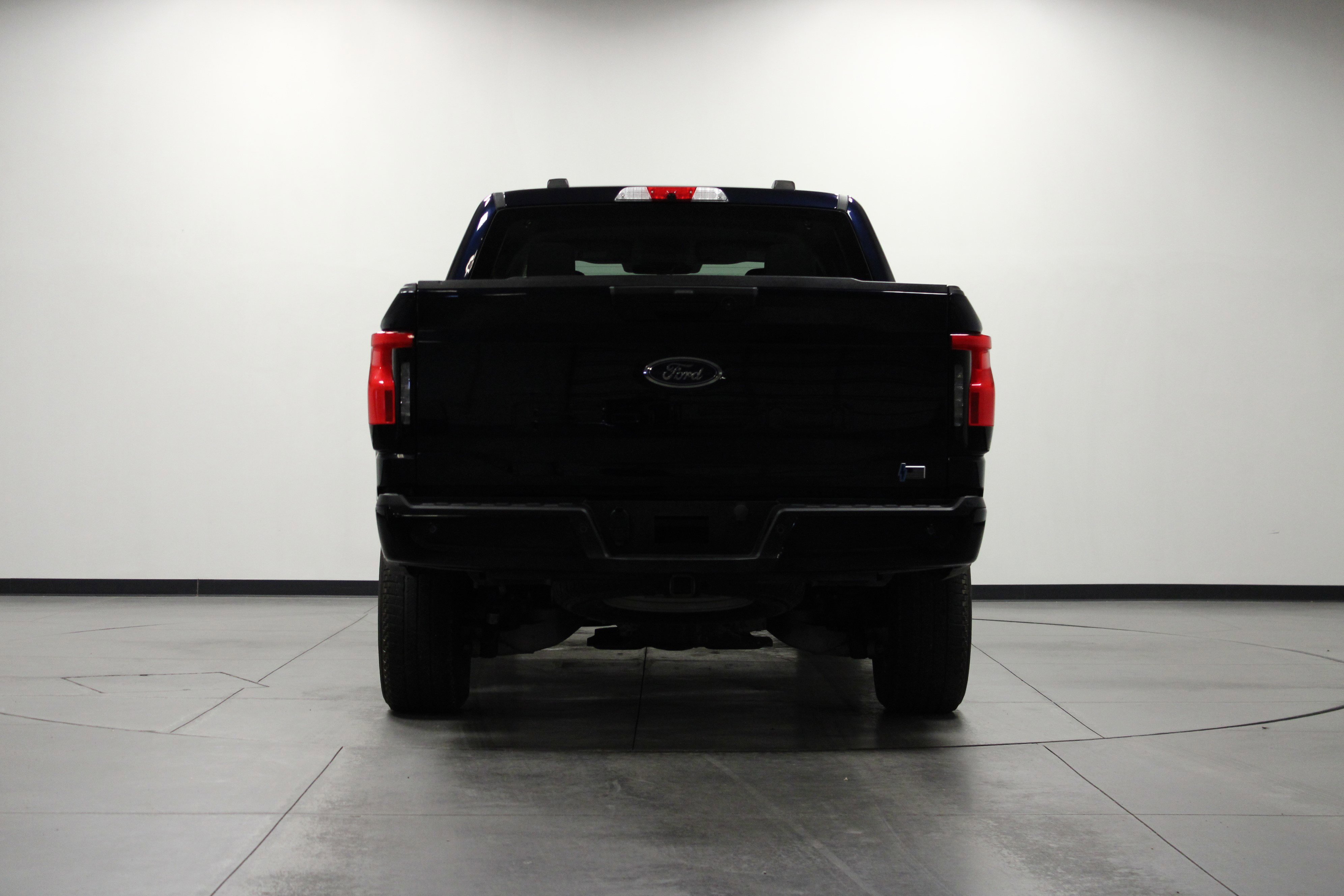 2023 Ford F-150 Lightning XLT photo 4