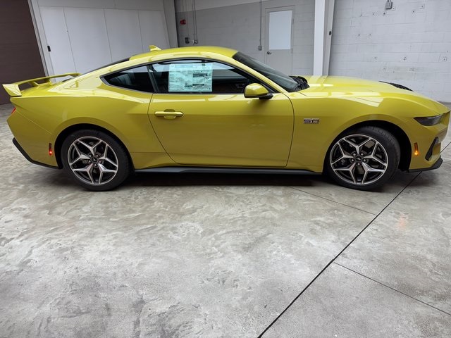 2025 Ford Mustang GT Premium photo 6
