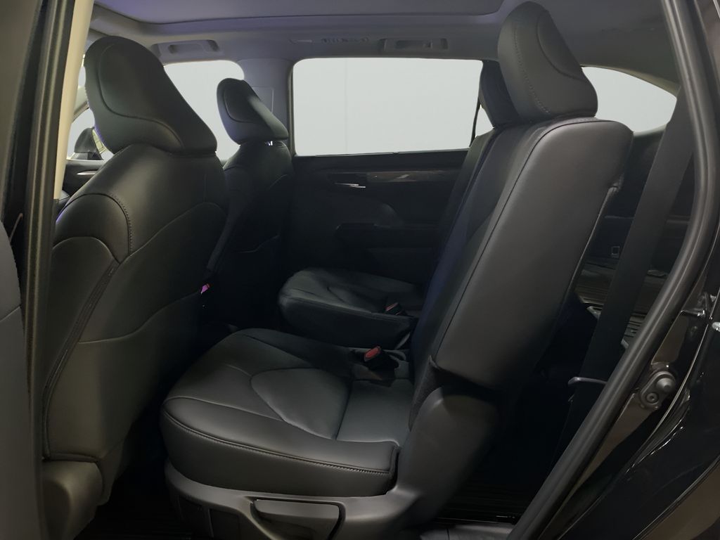 2025 Toyota Highlander XLE XSE Platinum Limited photo 10