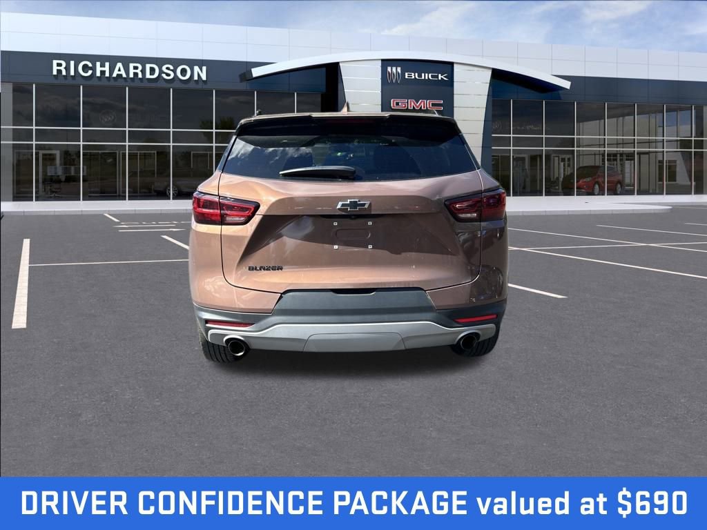 2023 Chevrolet Blazer 2LT photo 2