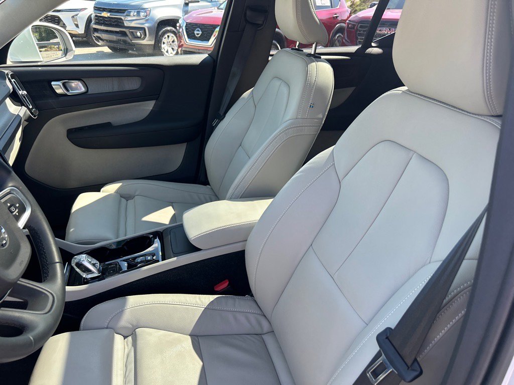 2023 Volvo XC40 Plus photo 10