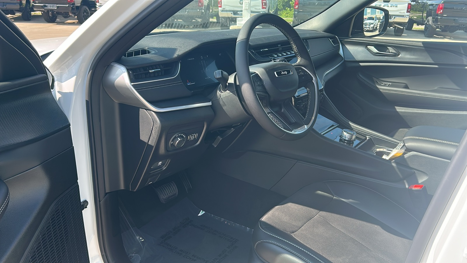 2025 Jeep Grand Cherokee Altitude X photo 11