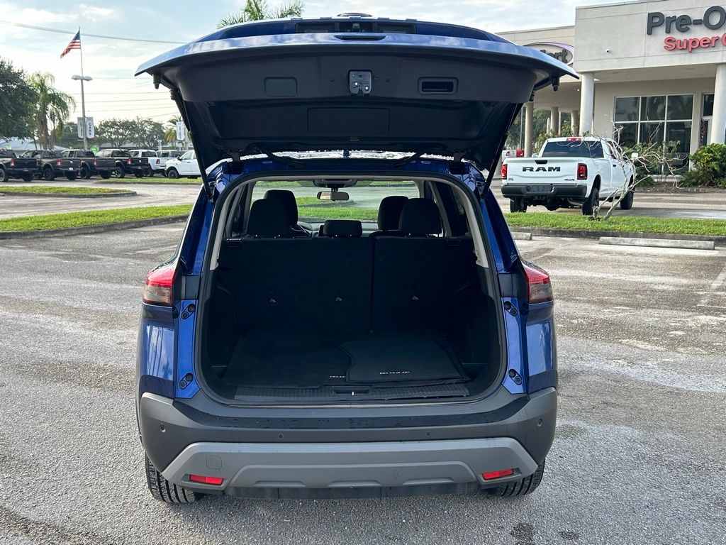2023 Nissan Rogue SV photo 19