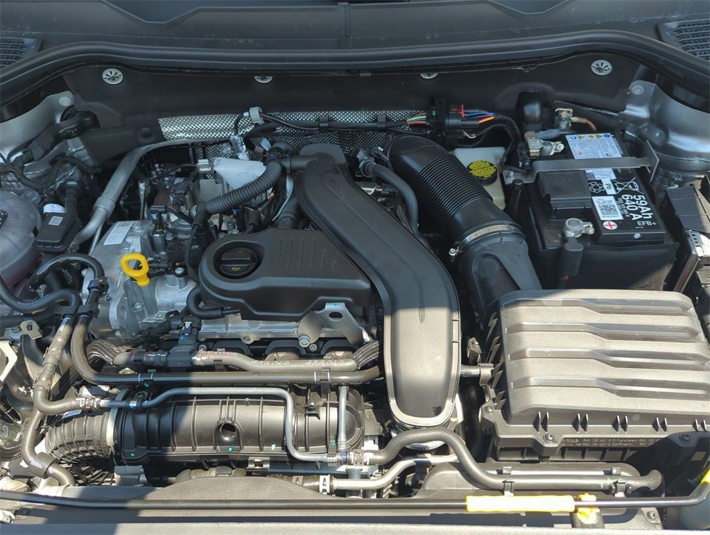 2025 Volkswagen Taos SE photo 24