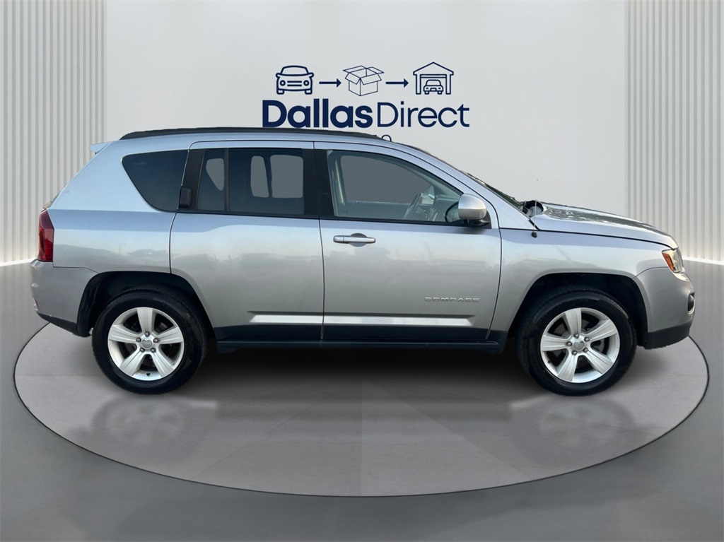 2016 Jeep Compass Latitude photo 3