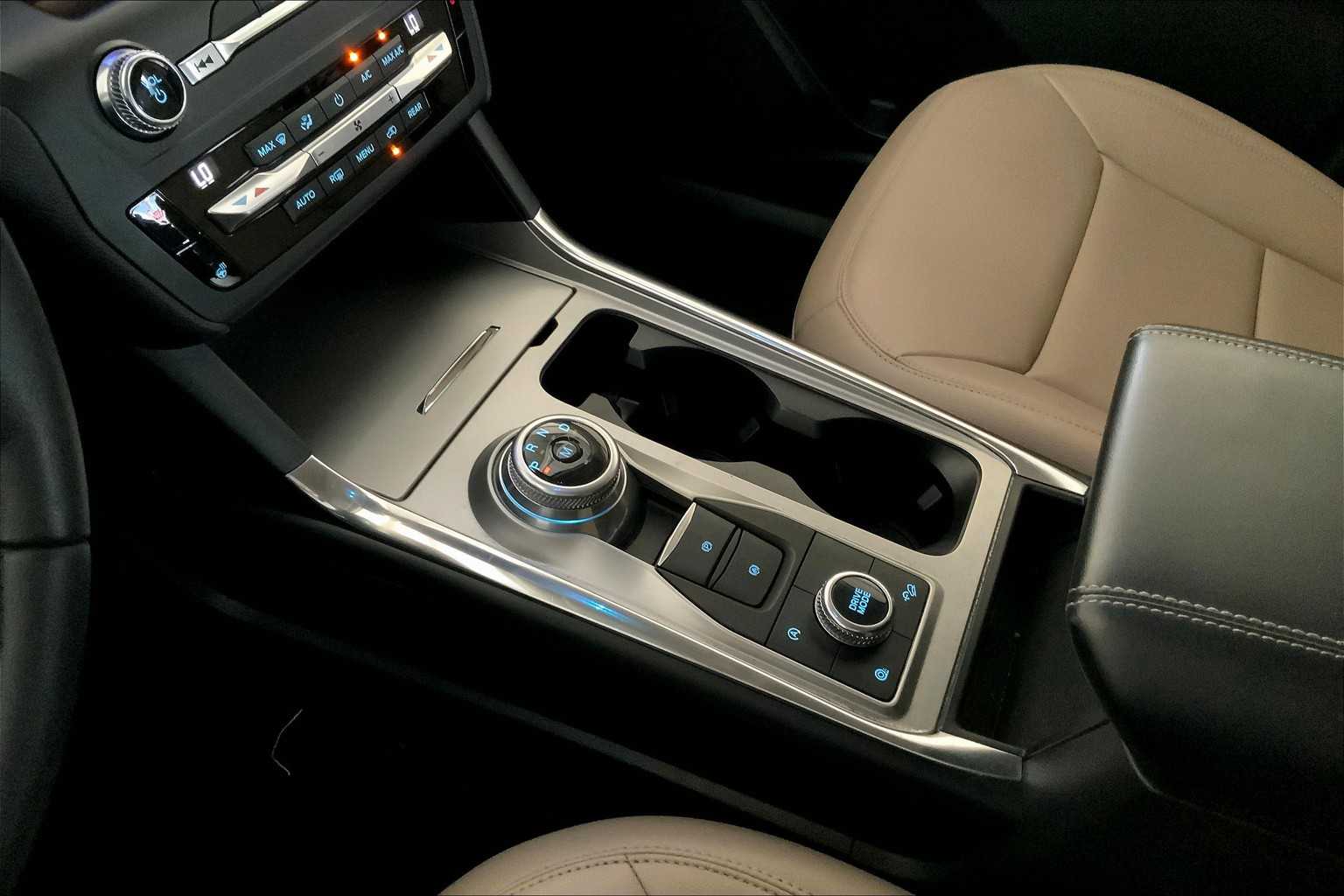 2020 Ford Explorer XLT photo 11