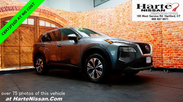 2022 Nissan Rogue SV's photo