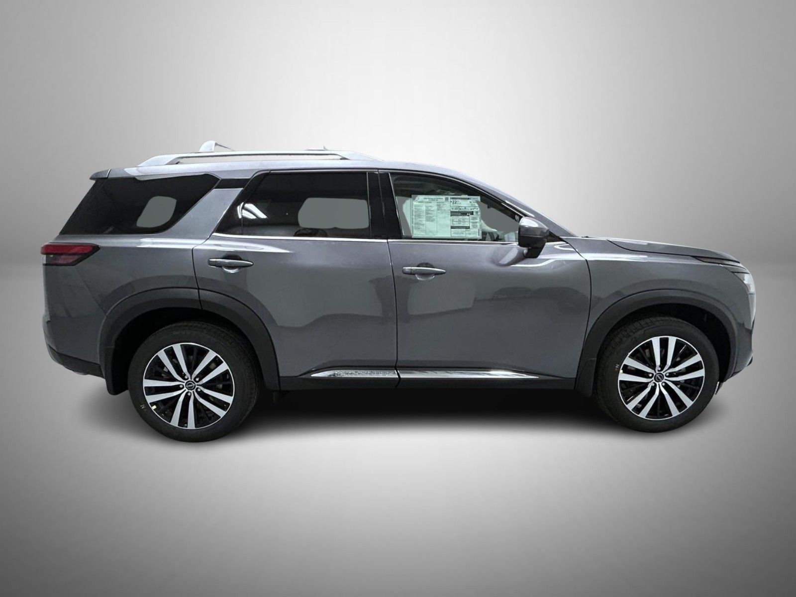 2025 Nissan Pathfinder Platinum photo 4