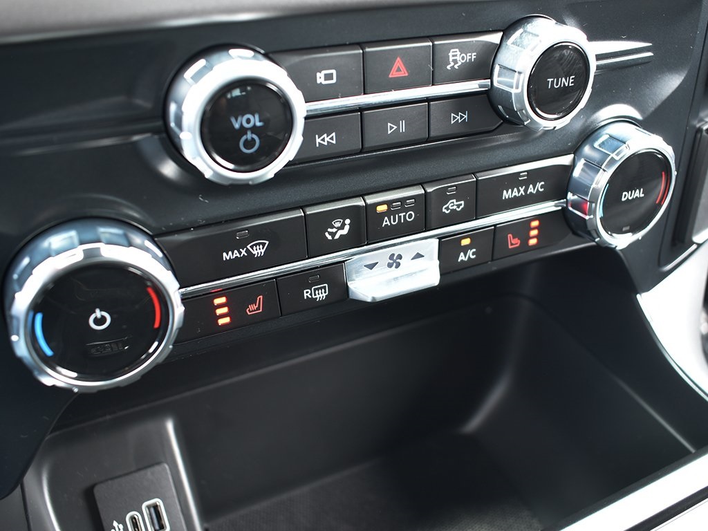 2025 Ford F-150 XLT photo 16