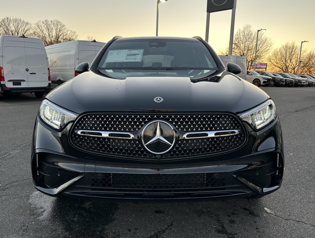 2026 Mercedes Benz GLC 300 4MATIC photo 2