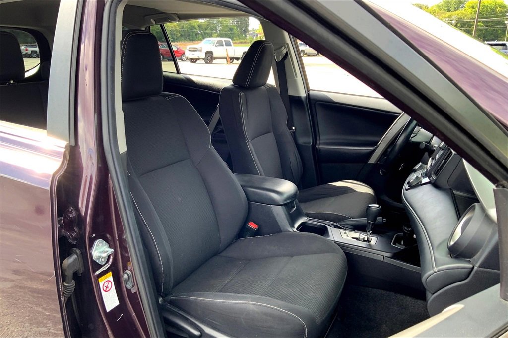 2018 Toyota RAV4 XLE photo 7