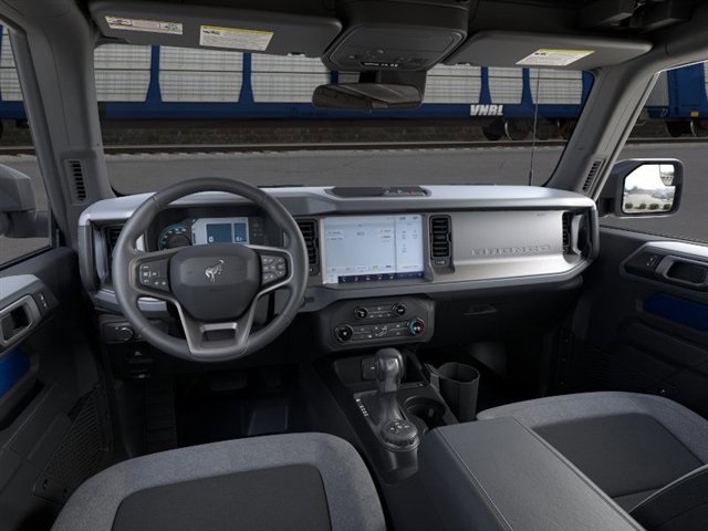 2025 Ford Bronco Base photo 9