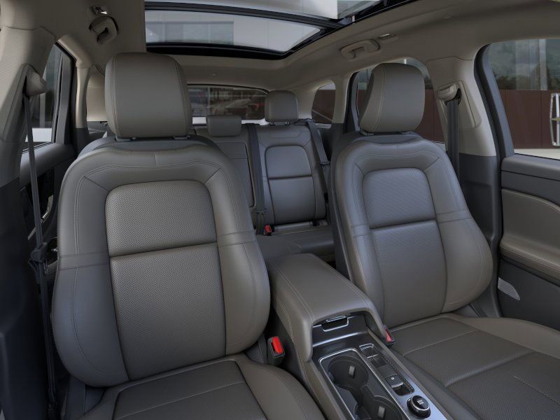 2026 Lincoln Corsair Premiere photo 2