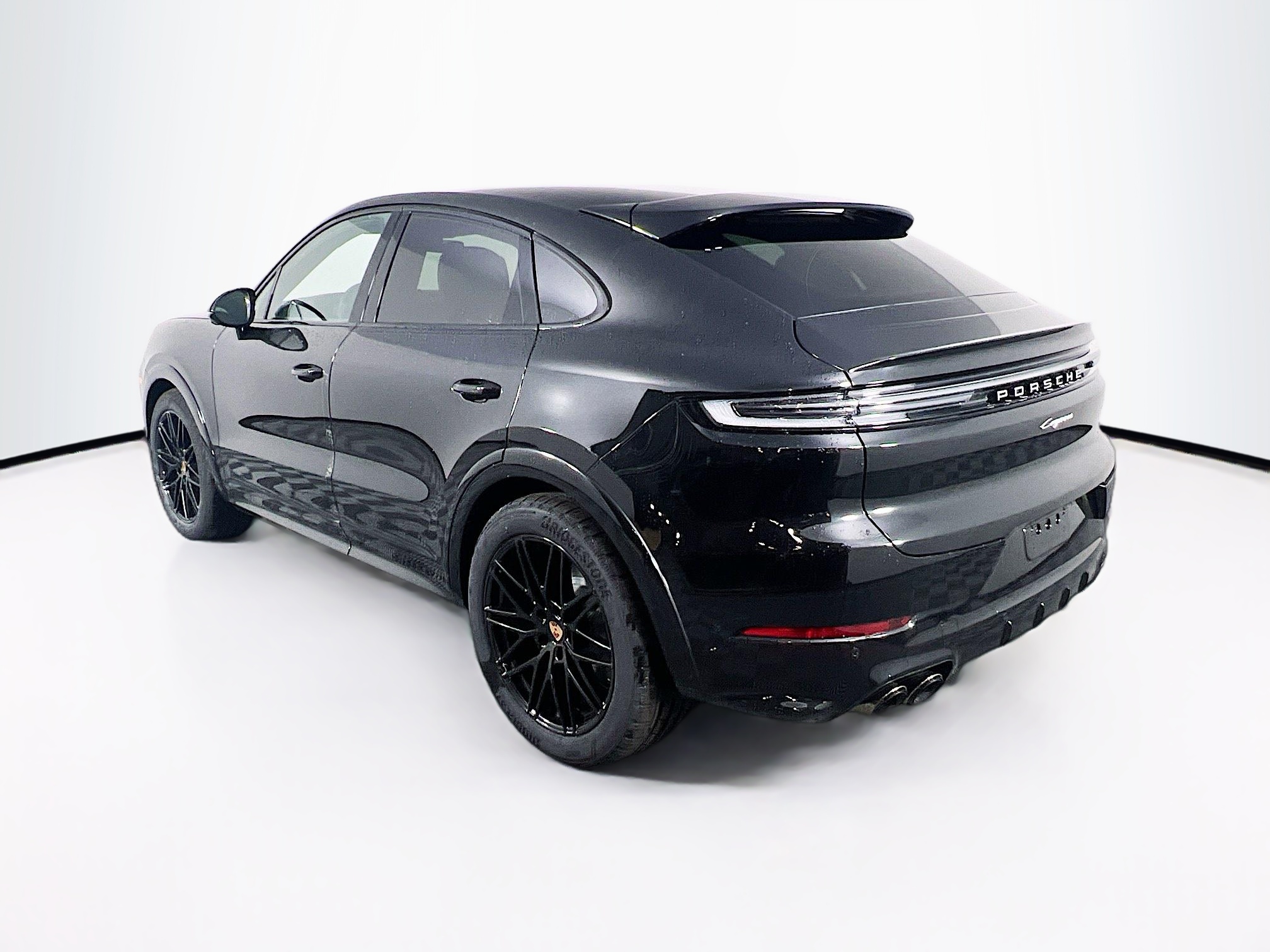 2025 Porsche Cayenne Coupe photo 3