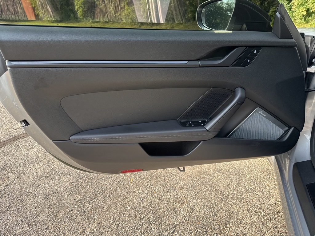 2023 Porsche 911 4 T photo 14