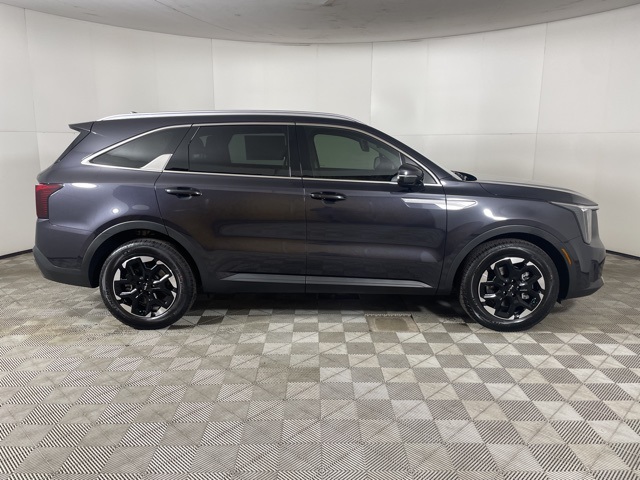 2025 Kia Sorento S photo 6