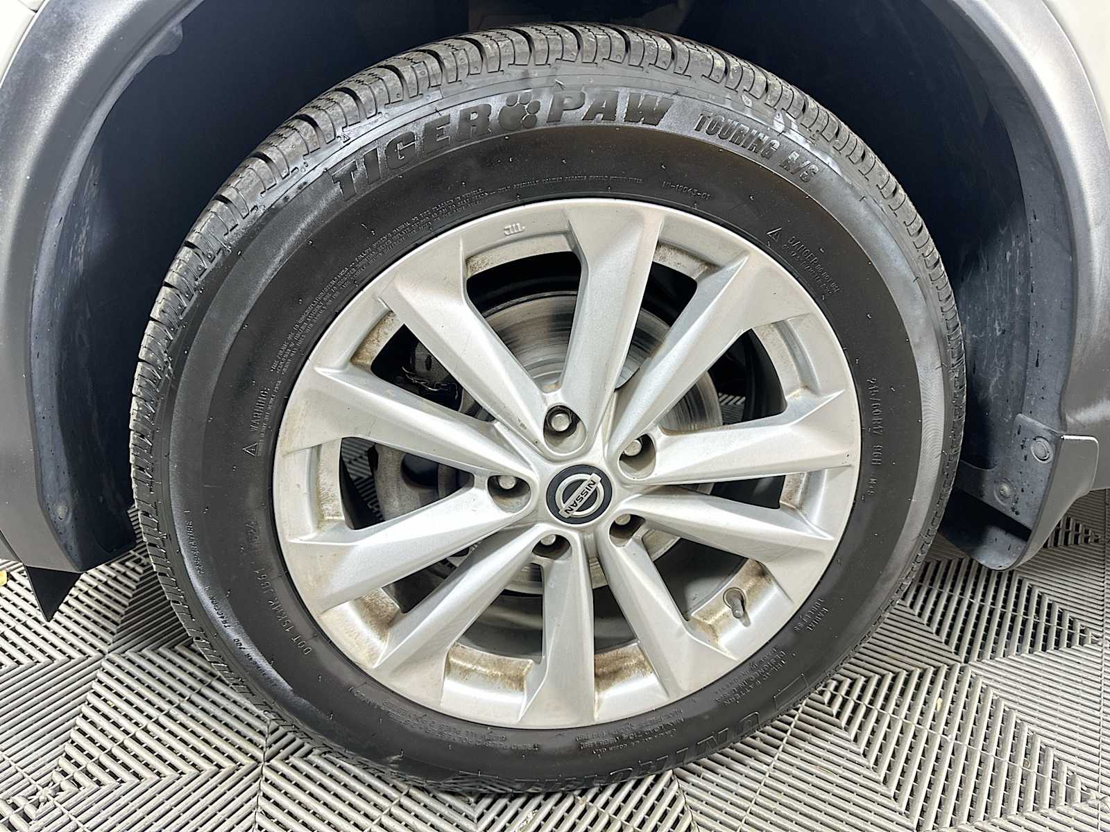 2019 Nissan Rogue Sport SV photo 29