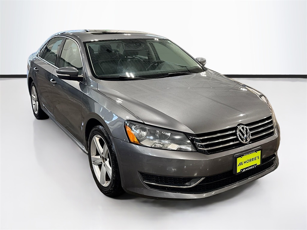 2012 Volkswagen Passat SE photo 3