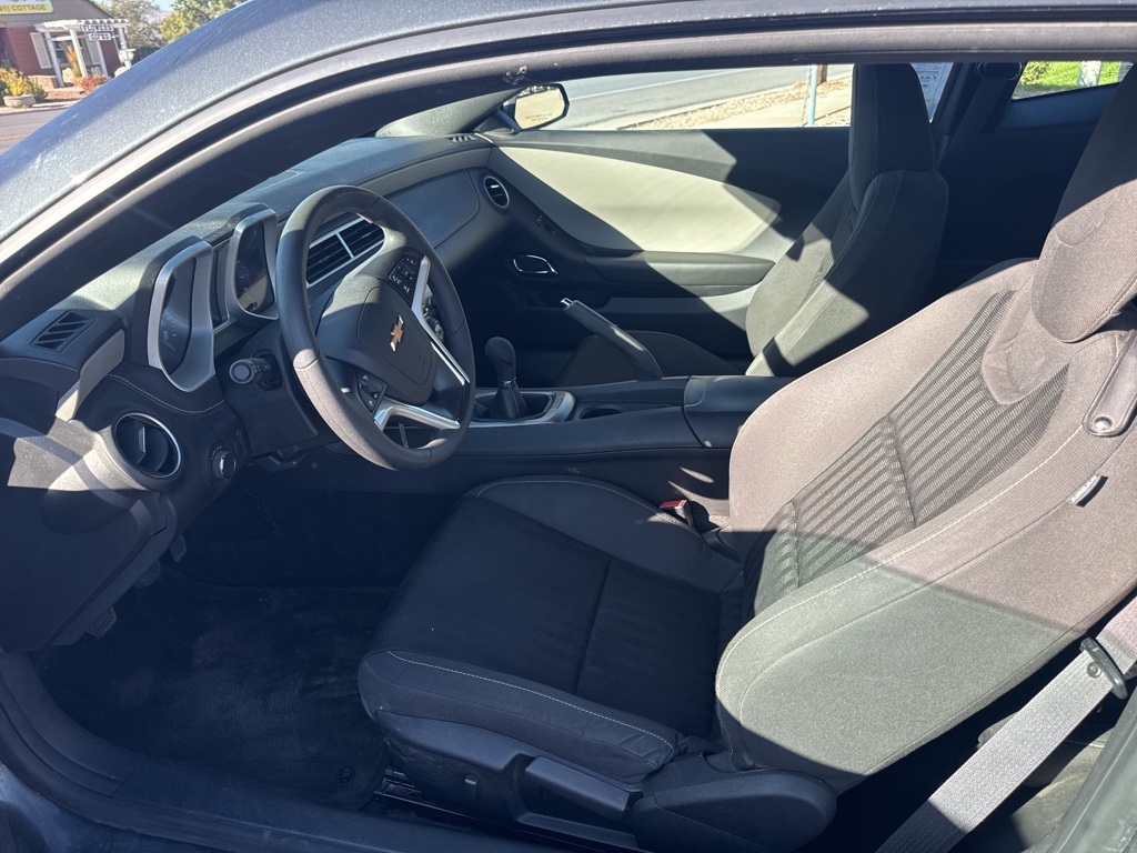 2015 Chevrolet Camaro 1LS photo 16