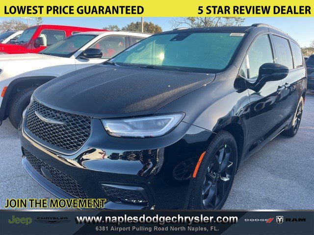 2026 Chrysler Pacifica Select's photo