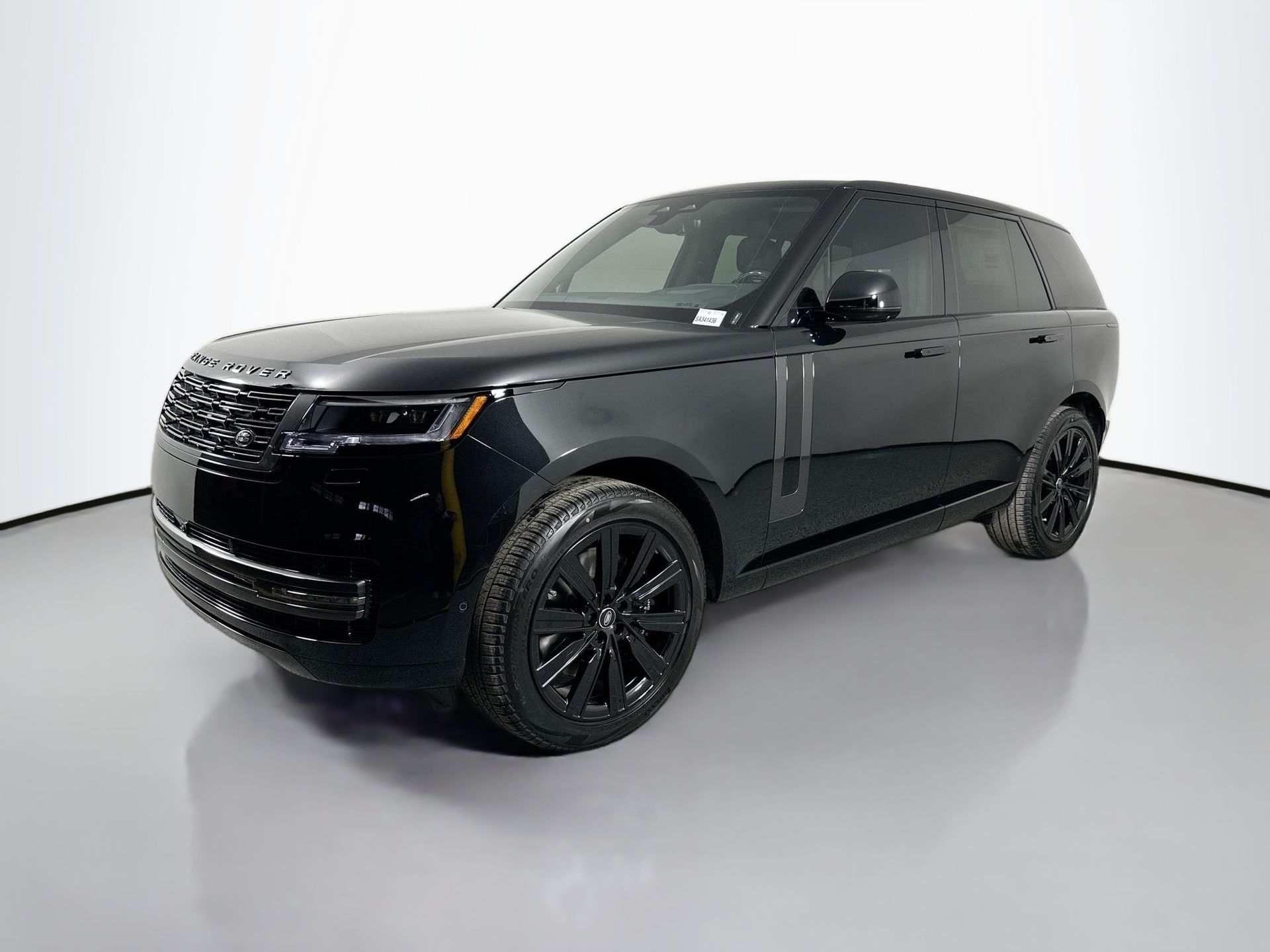 2025 Land Rover Range Rover SE's photo