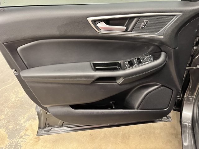 2019 Ford Edge SEL photo 17