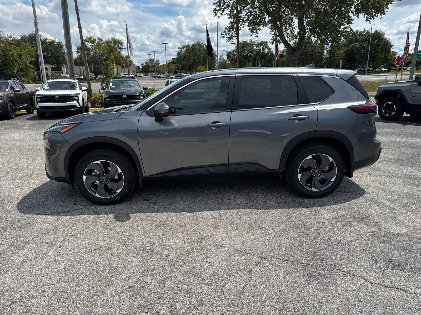 2026 Nissan Rogue SV photo 8