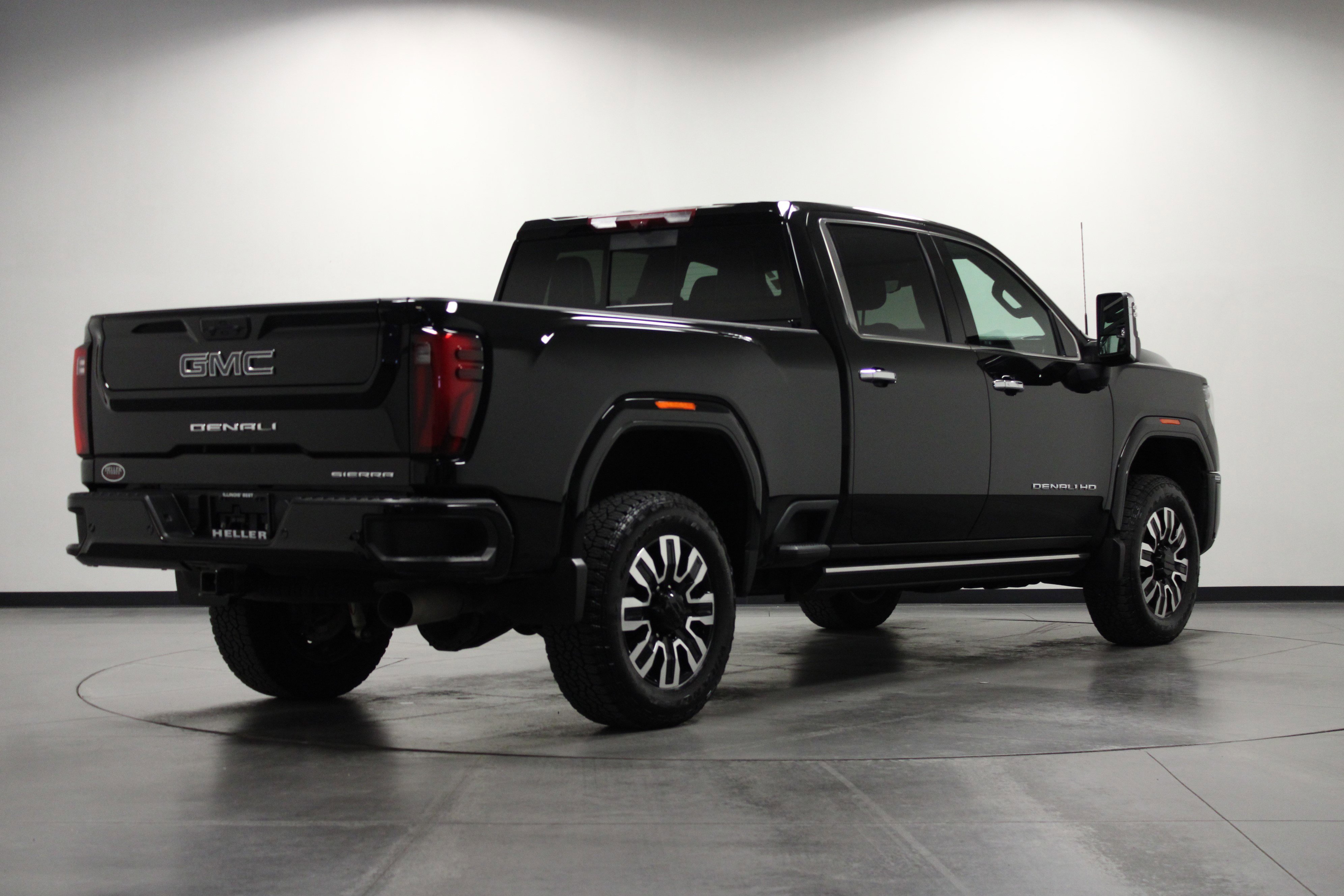 2025 Gmc Sierra 3500 HD Denali Ultimate photo 3