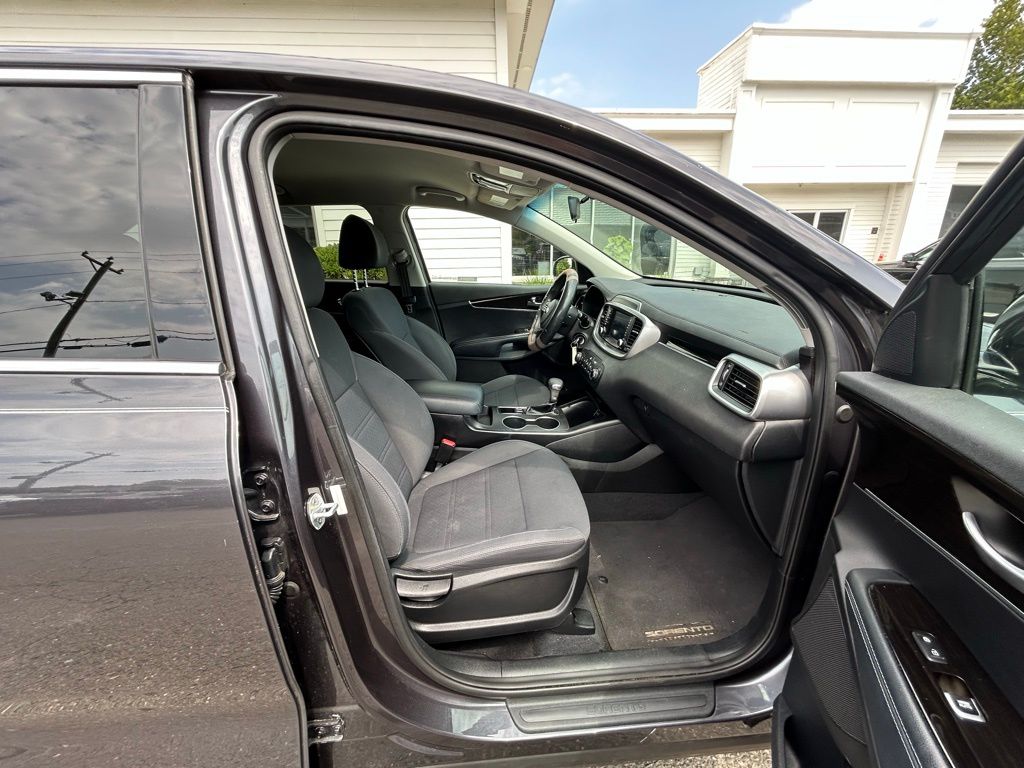2019 Kia Sorento LX photo 21