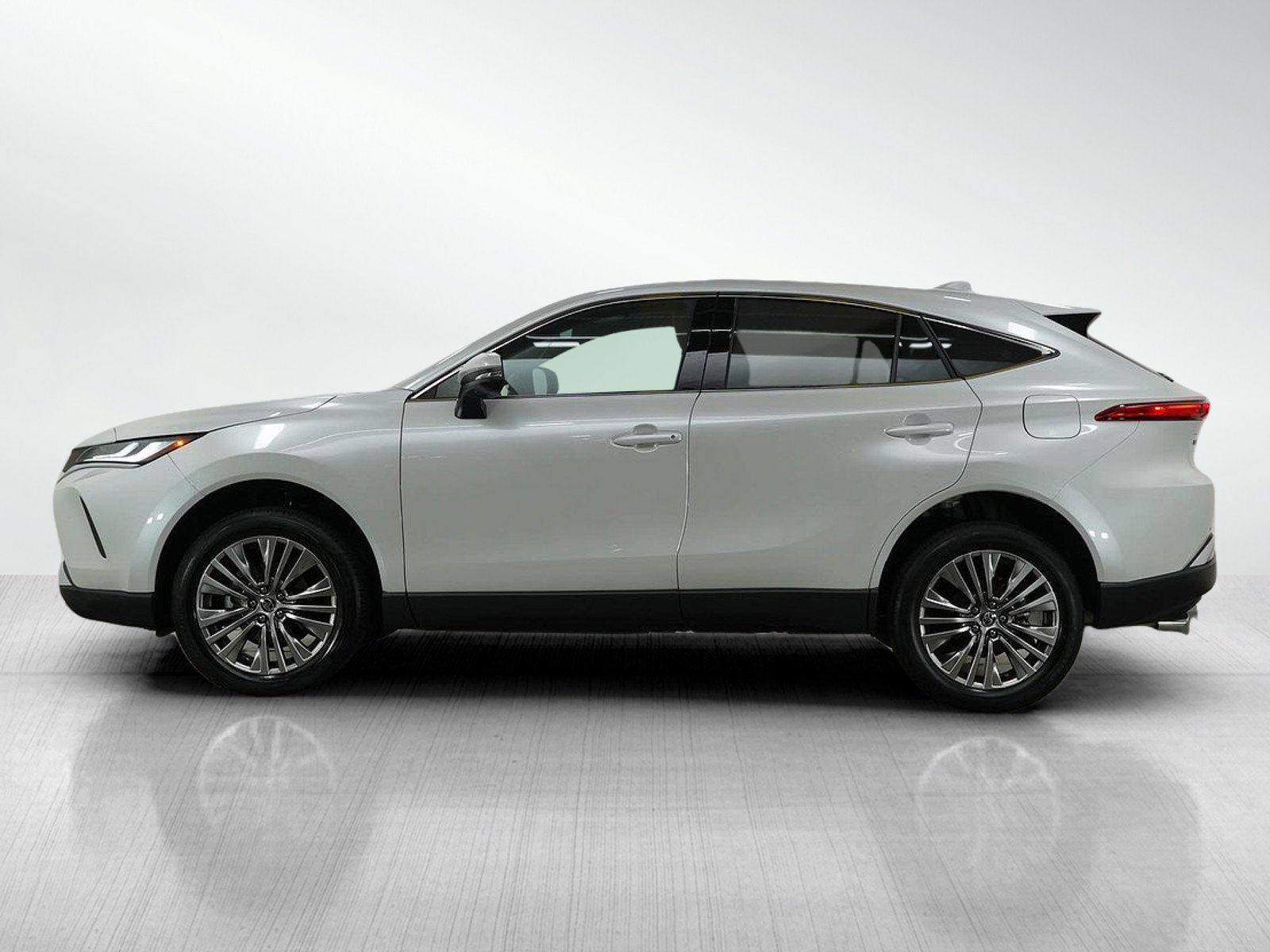 Used 2024 Toyota Venza Limited with VIN JTEAAAAH6RJ166876 for sale in Bloomington, Minnesota