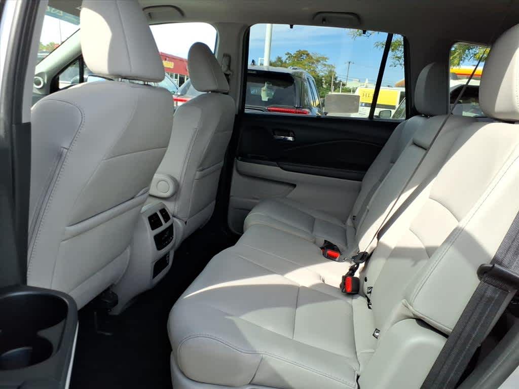 2022 Honda Pilot SE photo 11