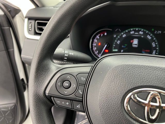 2024 Toyota RAV4 LE photo 20