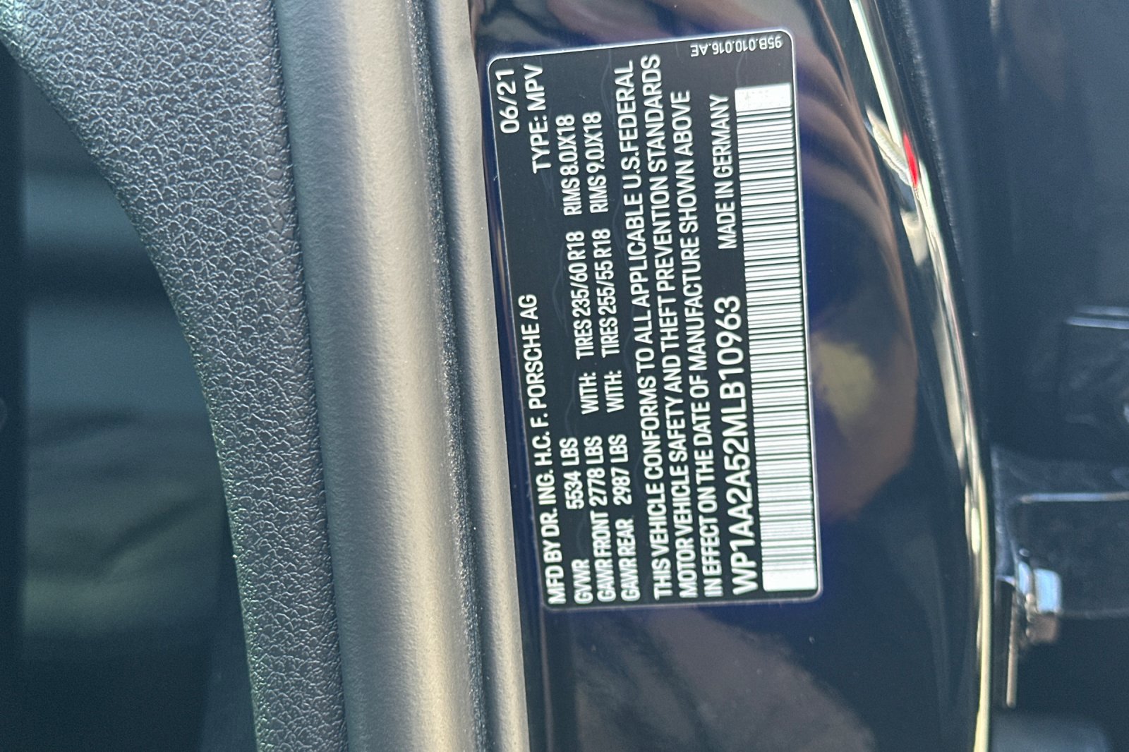2021 Porsche Macan Base photo 27