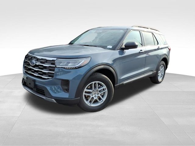 2025 Ford Explorer photo 2