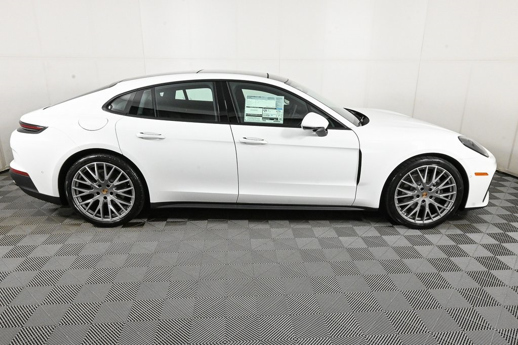 2025 Porsche Panamera 4 photo 28