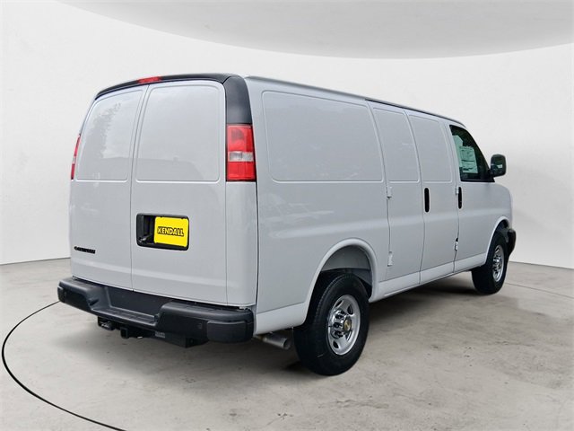 2025 Chevrolet Express Cargo 2500 photo 4