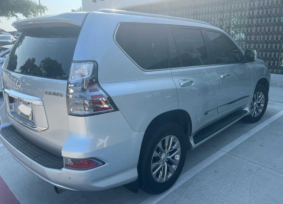 2017 Lexus GX 460 Luxury photo 4