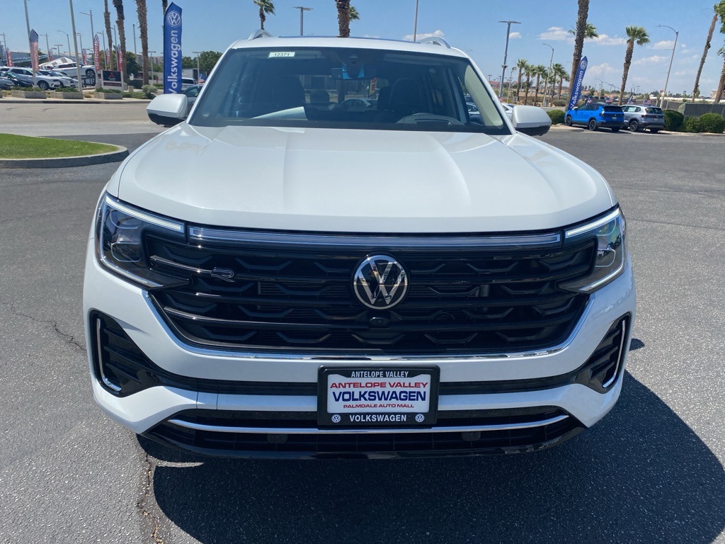 2025 Volkswagen Atlas SEL Premium R-Line photo 2