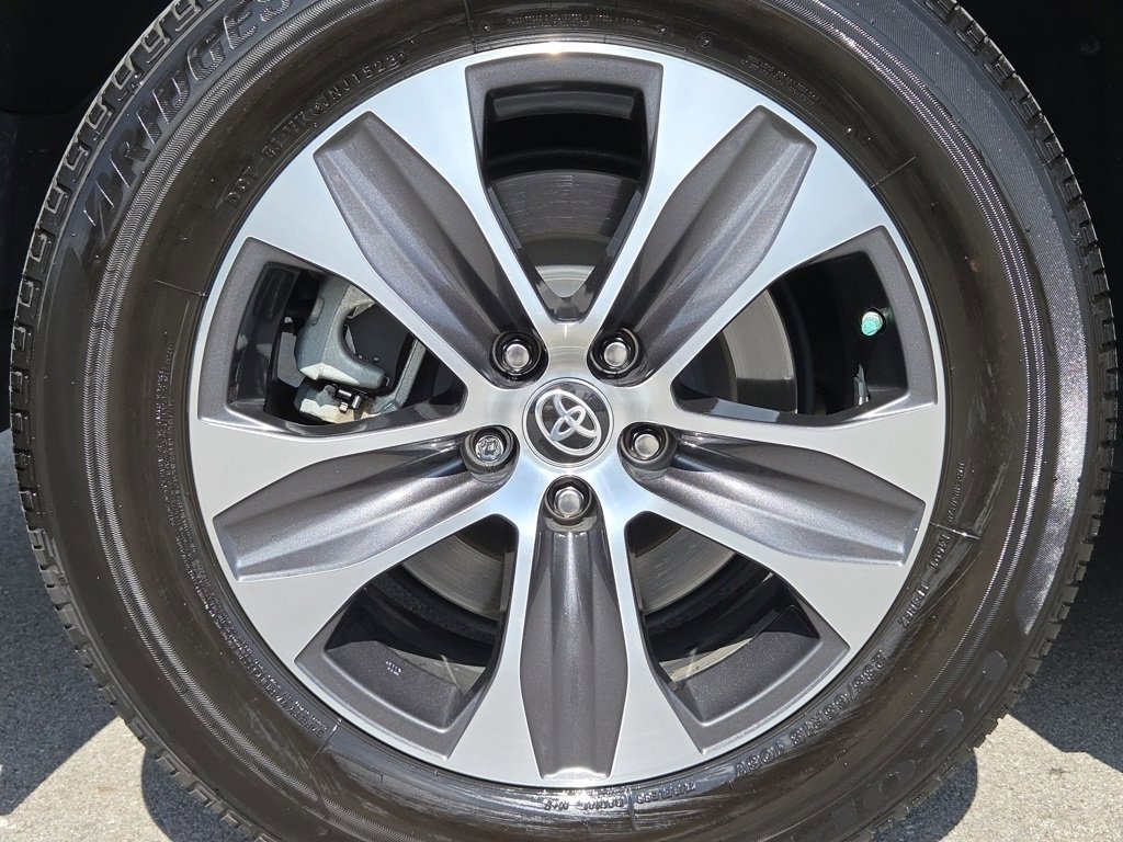 2020 Toyota Highlander Hybrid XLE photo 24