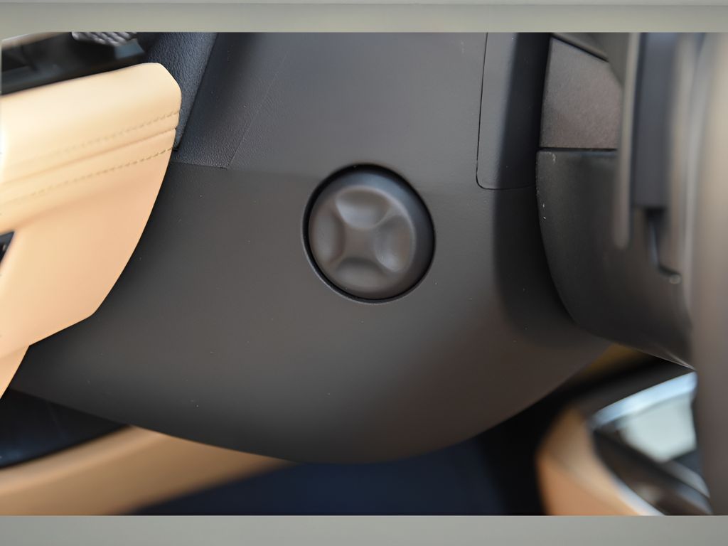 2025 Cadillac Escalade IQ Luxury photo 25