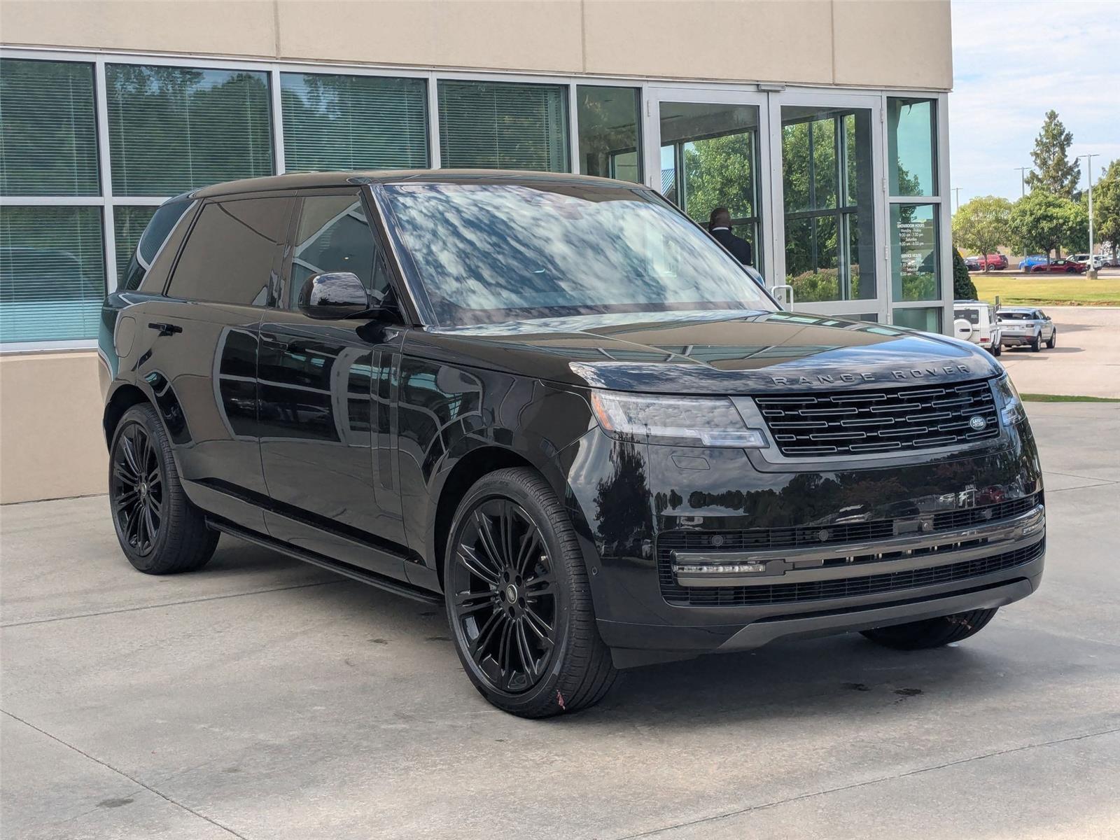 2025 Land Rover Range Rover SE photo 2