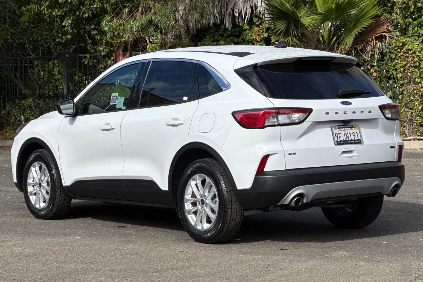 2022 Ford Escape Hybrid SE photo 4