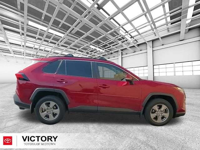 2023 Toyota RAV4 XLE photo 2